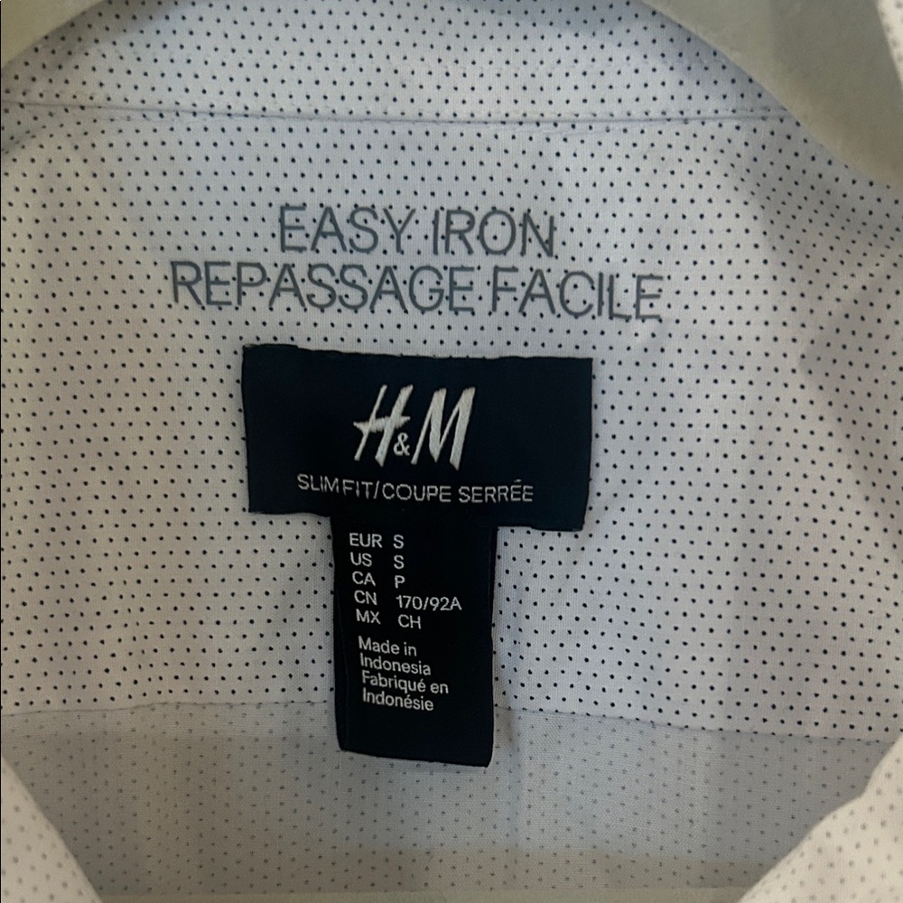 H&M Men's Classic White Button Down Shirt - Picture 2 of 4